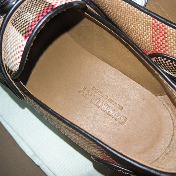 NEW BURBERRY BROADBROOK LOAFERS WITH STUDS - Picture 12 of 16